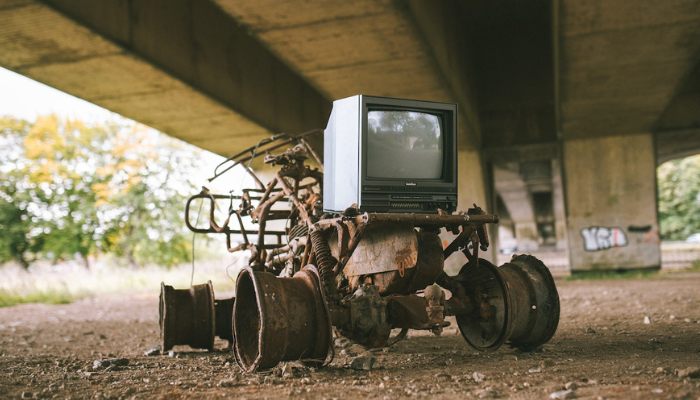 Descarte Responsável de Lixo Eletrônico: Protegendo o Meio Ambiente/Foto de Anete Lusina pexels com