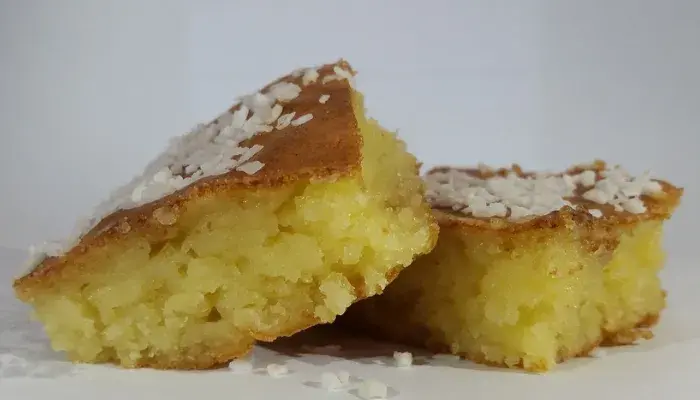 Bolo de coco com leite condensado irresistível/Imagem de pixabay.com