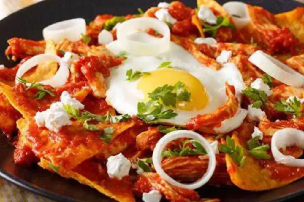 Chilaquiles rojo tortilhas de milho fritas Foto de pexels com