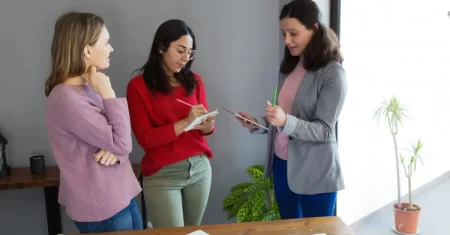 Comunicação assertiva para mulheres: Como falar com clareza (Sem medo e sem culpa)